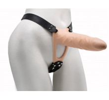 Пустотелый фаллопротез-реалистик на ремешках с заклепками - 18 см.