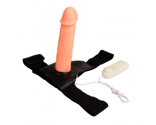 Страпон с полостью на трусиках, с вибрацией - 18 см.