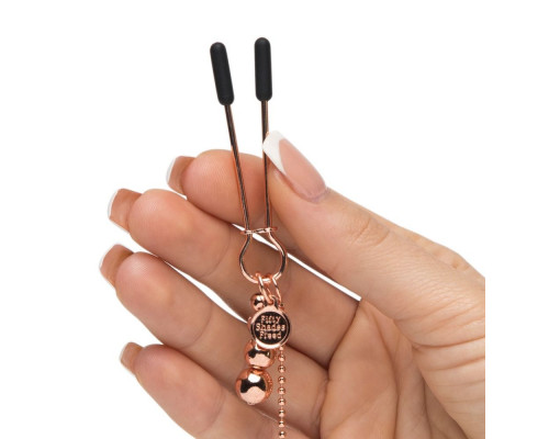 Заказать Золотистые зажимы для сосков и клитора All Sensation Nipple and Clitoral Chain