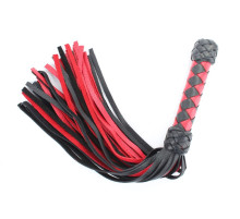 Черно-красная плеть с плетеной ручкой с ромбовидным узором - 45 см.