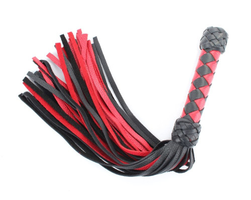 Заказать Черно-красная плеть с плетеной ручкой с ромбовидным узором - 45 см.