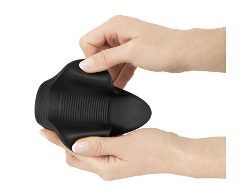 Черный мастурбатор с гибкими крылышками