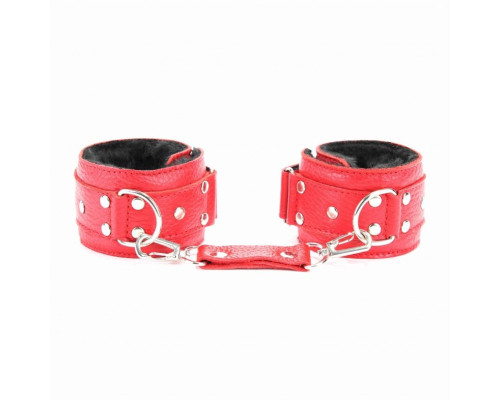 Заказать Красные кожаные наручники с меховым подкладом