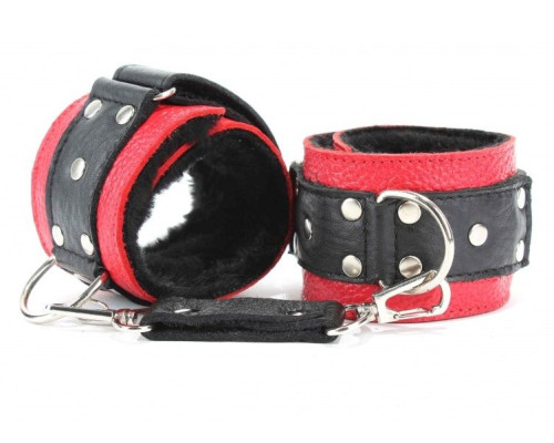 Заказать Красно-чёрные кожаные наручники с меховым подкладом