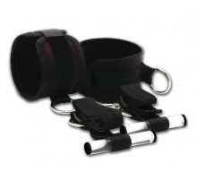 Черные фиксаторы с креплением к двери