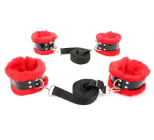 Черно-красный набор для фиксации на кровати с мехом