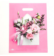 Розовый пакет с цветочным принтом и вырубной ручкой (40х31 см)