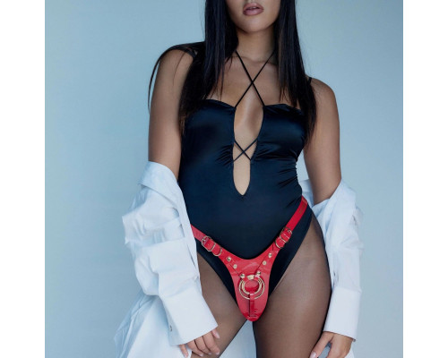 Красный пояс для фиксации насадок Strap-On-Me Leatherette Harness Fabulous